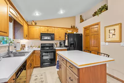 1808 Hardwoods Court, De Pere, WI 54115 - Photo 11