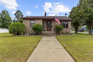 1417 30th Ave, Menominee, MI 49858 - Photo 1