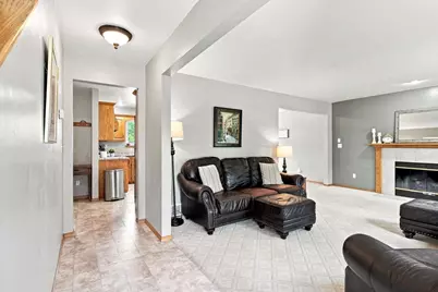542 Highland Meadow Trail, Pulaski, WI 54162 - Photo 13