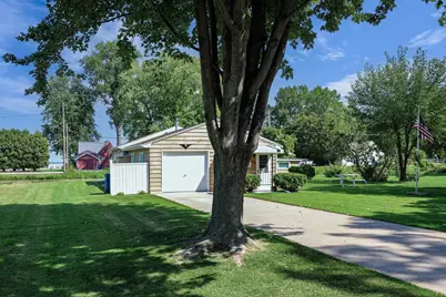 2068 S Point Comfort Road, Oshkosh, WI 54902 - Photo 3