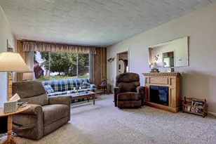 2068 S Point Comfort Rd, Oshkosh, WI 54902 - Photo 17