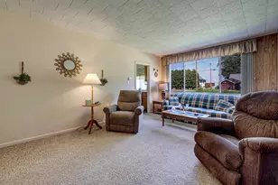 2068 S Point Comfort Rd, Oshkosh, WI 54902 - Photo 19