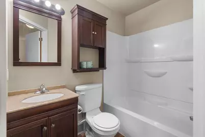 907 W 8th Avenue, Oshkosh, WI 54902 - Photo 13