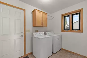 1238 Willow Bend Ln, Oshkosh, WI 54904 - Photo 19