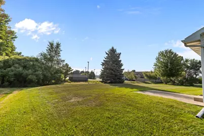 1238 Willow Bend Lane, Oshkosh, WI 54904 - Photo 9