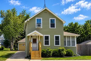 1022 Mt Vernon St, Oshkosh, WI 54901 - Photo 1