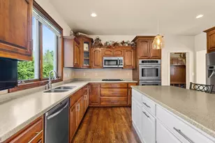 1890 Payton Ct, De Pere, WI 54115 - Photo 5