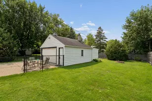 1823 Hubbard St, Oshkosh, WI 54902 - Photo 25