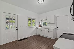 1532 W Bent Ave, Oshkosh, WI 54901 - Photo 21