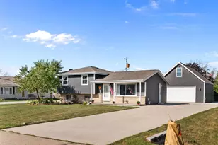 1158 Loretta Ave, Menasha, WI 54952 - Photo 1
