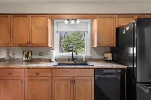 1862 Melon Ave, Green Bay, WI 54302 - Photo 9