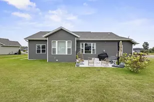 1777 Loyal Dr, Neenah, WI 54956 - Photo 35