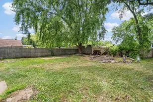 1837 Plymouth St, Oshkosh, WI 54901 - Photo 5