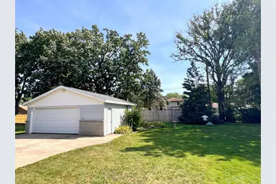 240 N Eagle Street, Oshkosh, WI 54902 - Photo 3