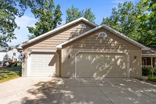 1145 Shaggy Bark Dr, Neenah, WI 54956 - Photo 5