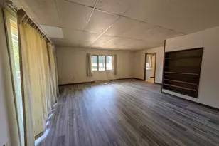 205 E Division St, Shawano, WI 54166 - Photo 9