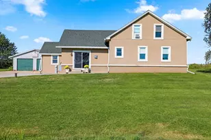 1372 Phillips Rd, Green Bay, WI 54311 - Photo 3