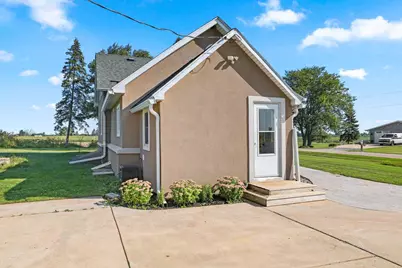 1372 Phillips Road, Green Bay, WI 54311 - Photo 9