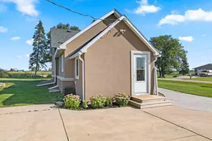 1372 Phillips Rd, Green Bay, WI 54311 - Photo 9