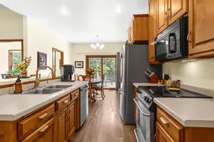 3206 River Forest Hills Dr, Pulaski, WI 54162 - Photo 17