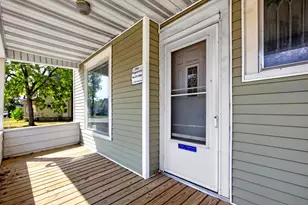 1103 Cherry St, Oshkosh, WI 54901 - Photo 3