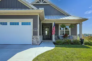 885 Cygnet Ct, Menasha, WI 54952 - Photo 3