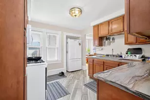 330 E Irving Ave, Oshkosh, WI 54901 - Photo 7