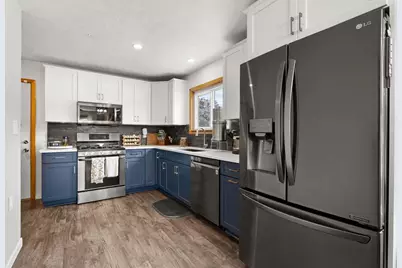 1324 Bismarck Avenue, Oshkosh, WI 54902 - Photo 5