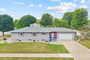 1324 Bismarck Ave, Oshkosh, WI 54902 - Photo 35