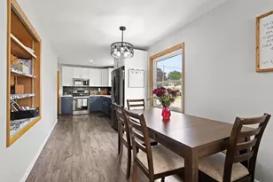 1324 Bismarck Ave, Oshkosh, WI 54902 - Photo 7