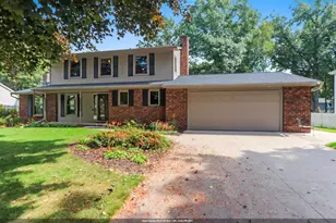 2697 Indian Hill Dr, Green Bay, WI 54313 - Photo 1