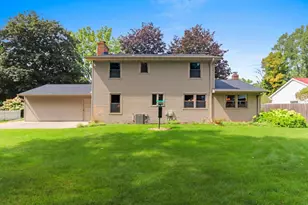 2697 Indian Hill Dr, Green Bay, WI 54313 - Photo 45