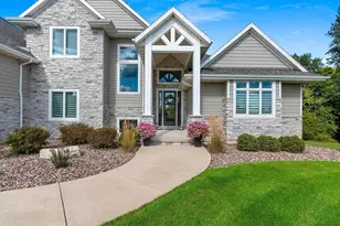 1852 Ridgemont Cir, De Pere, WI 54115 - Photo 3