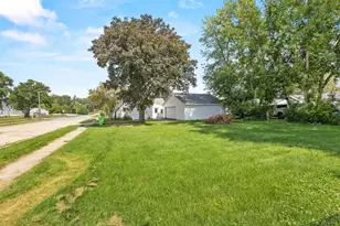 201 Monroe St, Waupun, WI 53963 - Photo 27