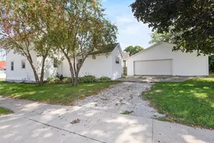 201 Monroe St, Waupun, WI 53963 - Photo 25