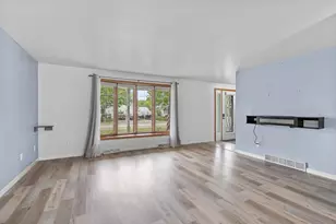 2153 Balsam Way, Green Bay, WI 54313 - Photo 9