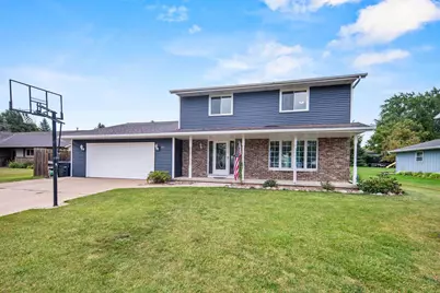 2153 Balsam Way, Green Bay, WI 54313 - Photo 3