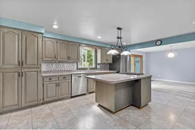 2153 Balsam Way, Green Bay, WI 54313 - Photo 15