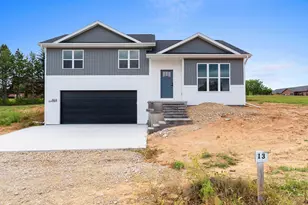 1824 Southland Ln, New London, WI 54961 - Photo 9