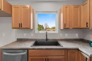 1801 Southland Ln, New London, WI 54961 - Photo 5
