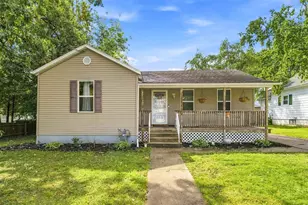 117 W Custer Ave, Oshkosh, WI 54901 - Photo 1