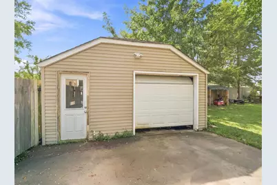 117 W Custer Avenue, Oshkosh, WI 54901 - Photo 3