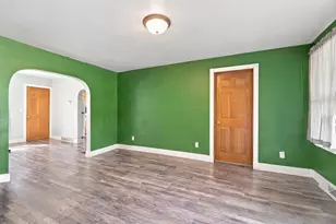 117 W Custer Ave, Oshkosh, WI 54901 - Photo 9