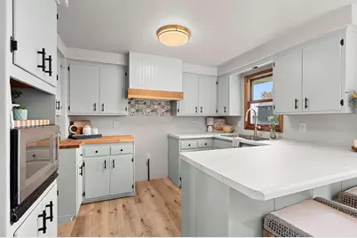 1682 Debra Lane, Green Bay, WI 54302 - Photo 15
