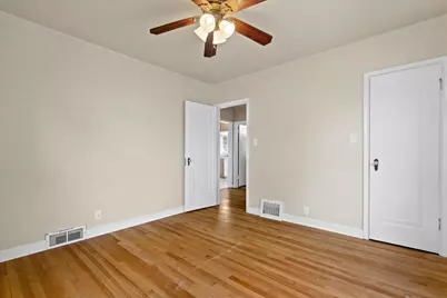 819 Mullet Place, Green Bay, WI 54304 - Photo 11