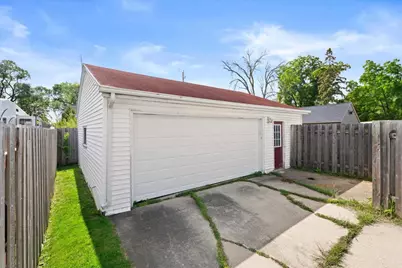 819 Mullet Place, Green Bay, WI 54304 - Photo 3