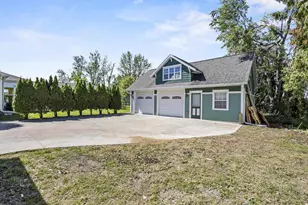379 Naymut St, Menasha, WI 54952 - Photo 41