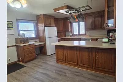 239 W Water Street, Brillion, WI 54110 - Photo 5