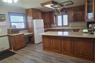 239 W Water St, Brillion, WI 54110 - Photo 5