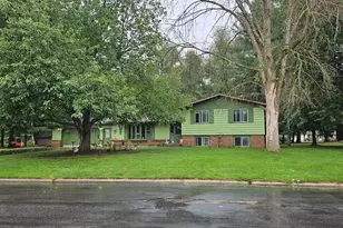 104 Crestwood Ct, Shawano, WI 54166 - Photo 5